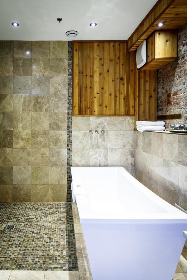 Blue On Water Hotel Сент Джонс Екстериор снимка