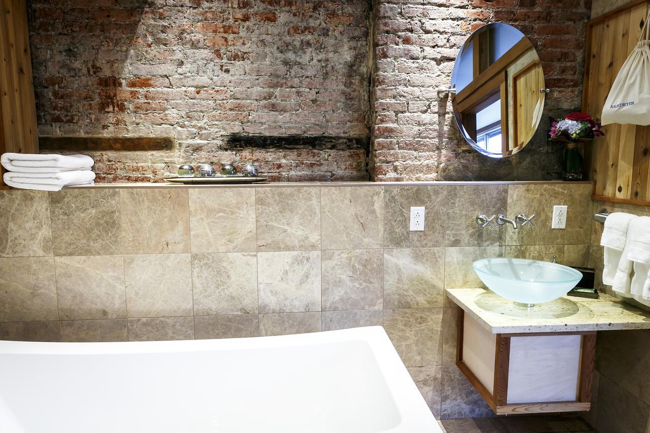 Blue On Water Hotel Сент Джонс Екстериор снимка